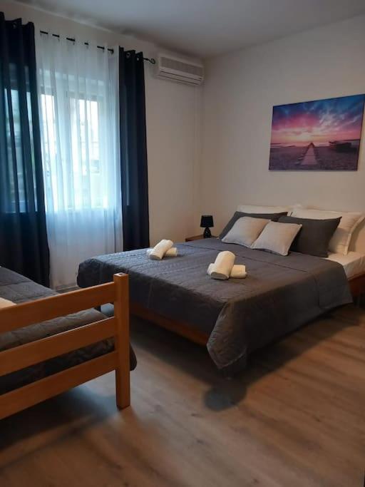 Apartment Dora-100M From The Central Beach Makarska Esterno foto