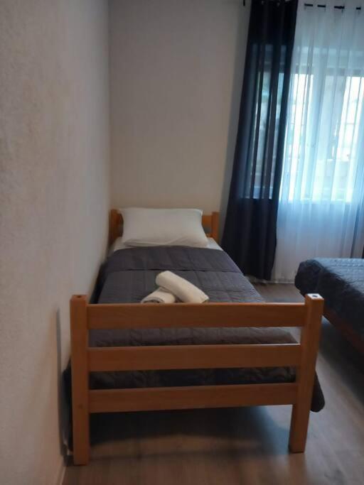 Apartment Dora-100M From The Central Beach Makarska Esterno foto
