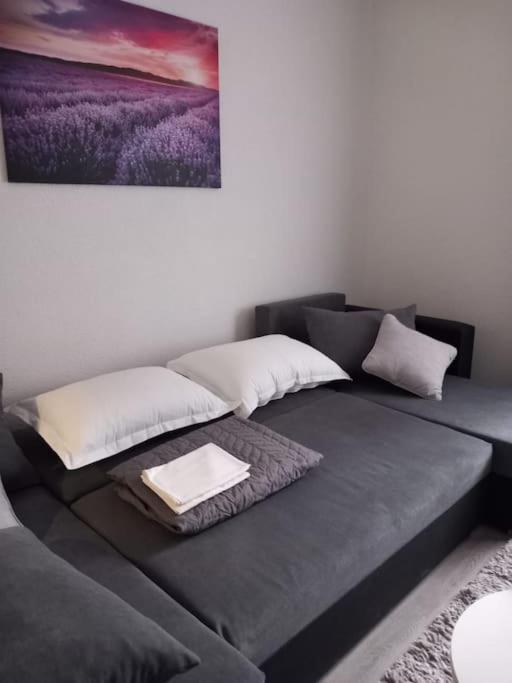 Apartment Dora-100M From The Central Beach Makarska Esterno foto